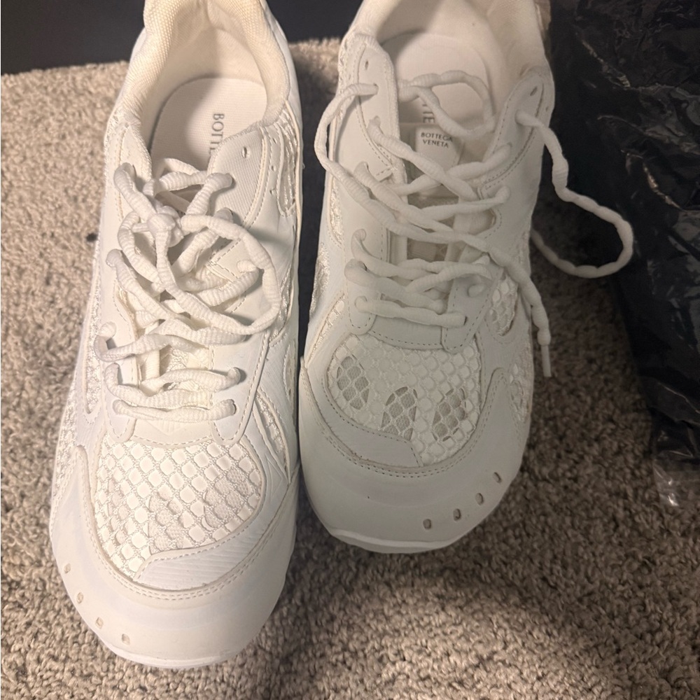 Bottega Veneta White Women's Leather & Mesh Sneakers
